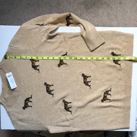 Chico’s Cheetahs on the prowl Sweater Small - Picture 8 of 14